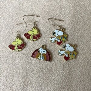 Aviva Vintage Snoopy and Woodstock - Metallic Rainbow Charm Enamel Cloisonne